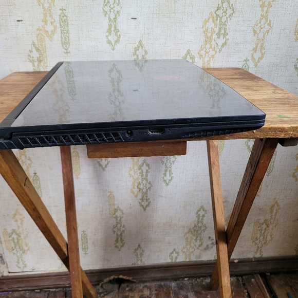 Laptop - Picture 4 of 9